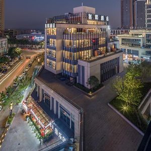 Wuyu Hotel - Chongqing Jiangbei Airport & Light Rail